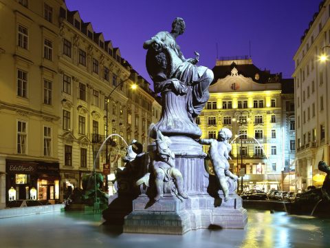 Donnerbrunnen_Fountain_Vienna_Austria